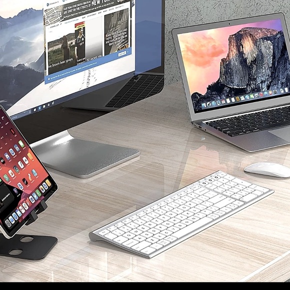 iCleverMulti device  IC-GK03 Bluetooth wireless keyboard. White/Silver - Picture 1 of 16